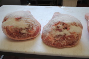 Prosciutti in salatura